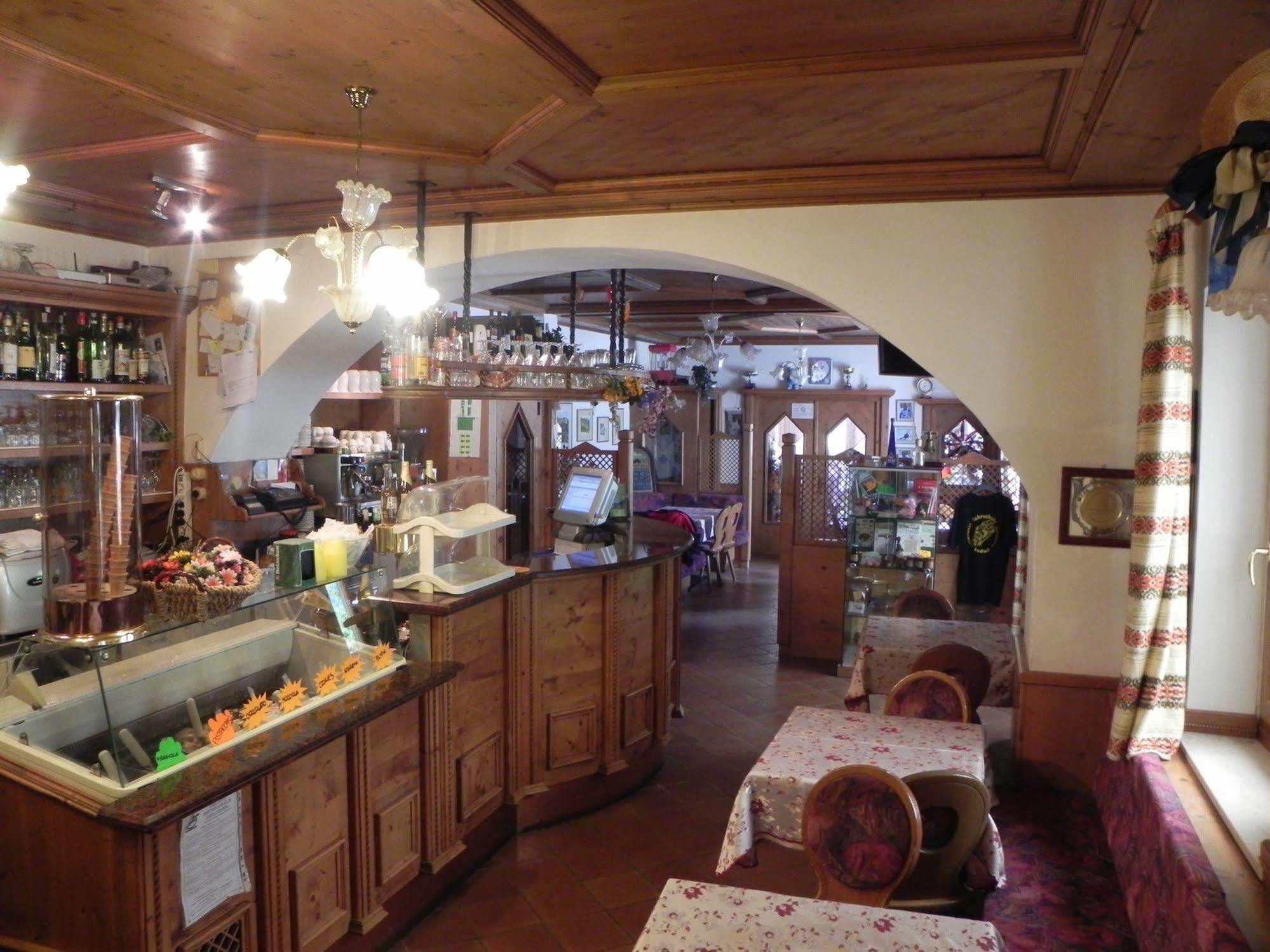 Hotel Rifugio Monte Baldo Avio Esterno foto