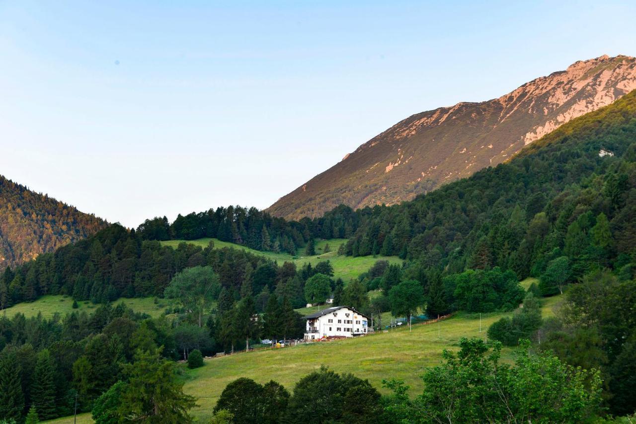Hotel Rifugio Monte Baldo Avio Esterno foto
